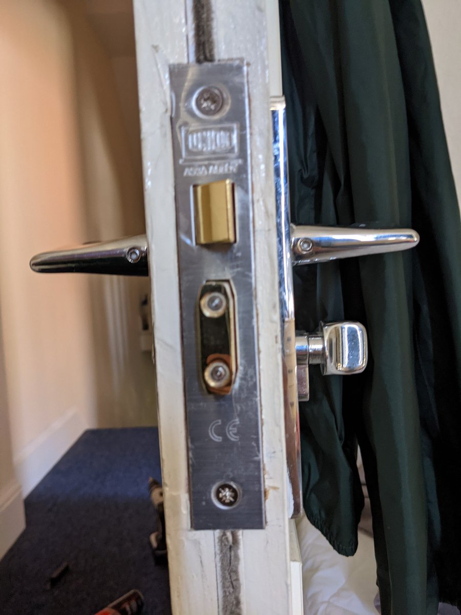 1stchoicelocks1's tweet photo. Master keyed thumb turn system fitted at a student property in #Exeter.
Great for landlords and tenants alike. 
#Locksmith #Firstchoice #Lockfitting
📞 01392 275389 📲 07846507947
🌐 https://t.co/PCzeLHc4Se https://t.co/4HpP1zIZqc