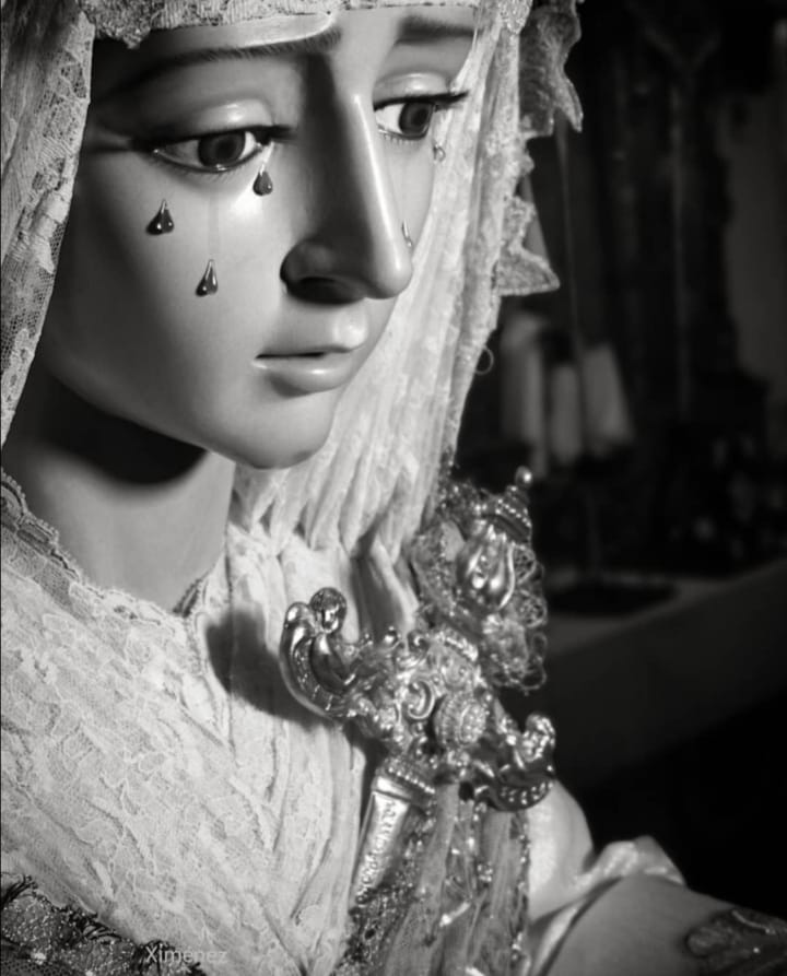 HumildadMontoro's tweet photo. Ya es Martes Santo.
Las Santas Imágenes estarán expuestas en veneración desde las 10:00h hasta la hora del comienzo del Rezo del Santo Viacrucis a las 18:15h.

#30añosdehumildad https://t.co/fUHWYiJ4ts