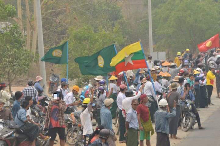 XueMei01's tweet photo. Long miles marching strike in Kanbalu,Sagaing Region 
Though wind gusting within this areas today , residents marched over 70 Miles with motorcycles and demonstrated against military junta !

ABOMINABLE CRUELTY
#WhatsHappeningInMyanmar 
#Mar30Coup https://t.co/YsM0X2iPjv
