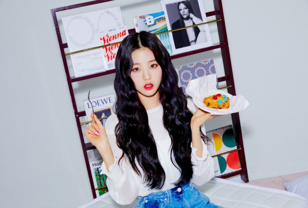 wonyoung pics tweet media