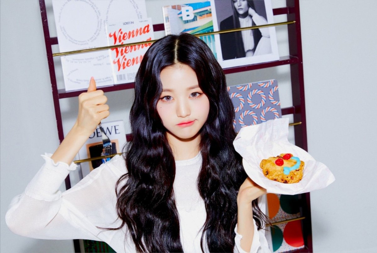 wonyoung pics tweet media