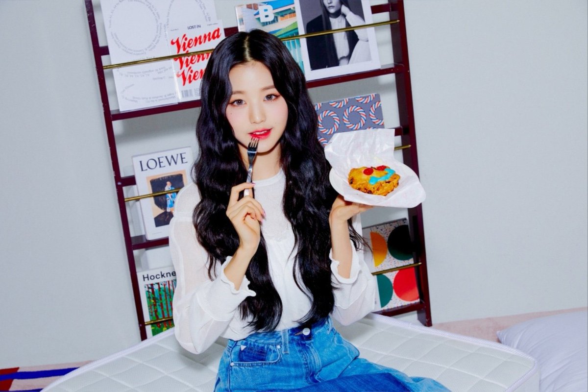 wonyoung pics tweet media