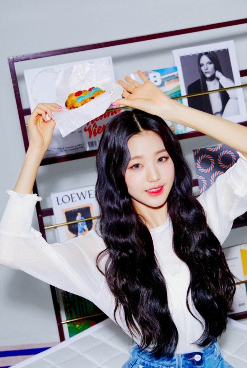 wonyoung pics tweet media