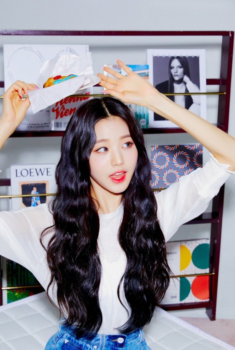 wonyoung pics tweet media