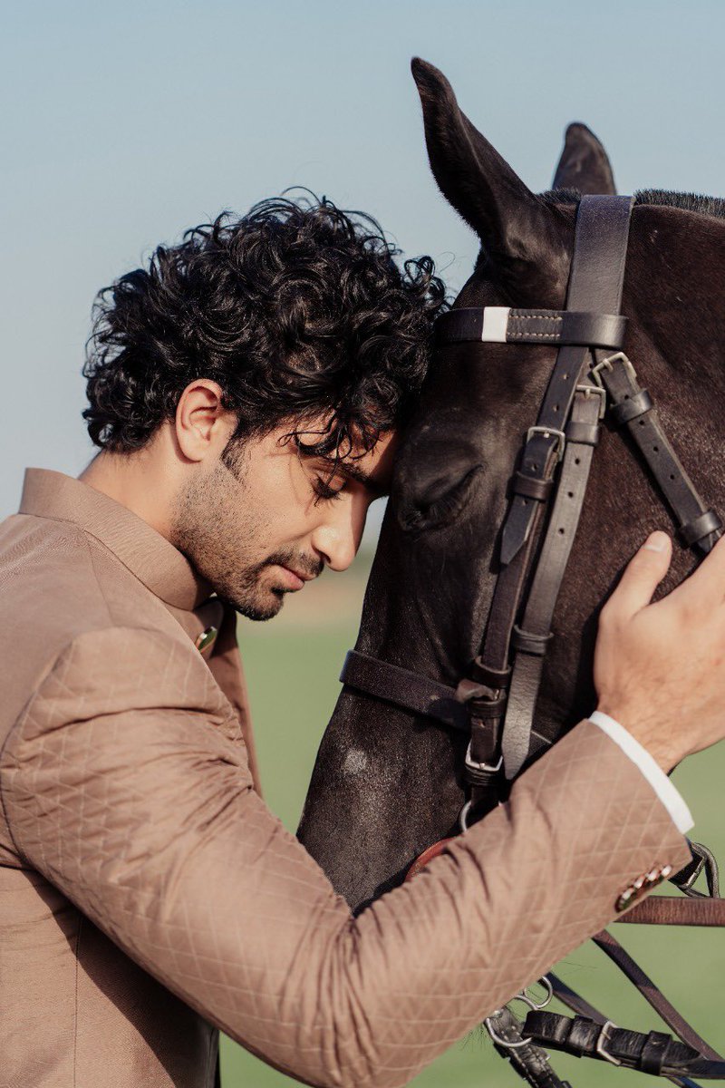 FawadSadaf's tweet photo. Very rarely does one come across the perfect muse for a campaign that’s been floating in your head for a while. 

A glimpse of elegance , charm and humility . That’s @ahadrazamir for HAZURE ! https://t.co/CviF6XpRvy