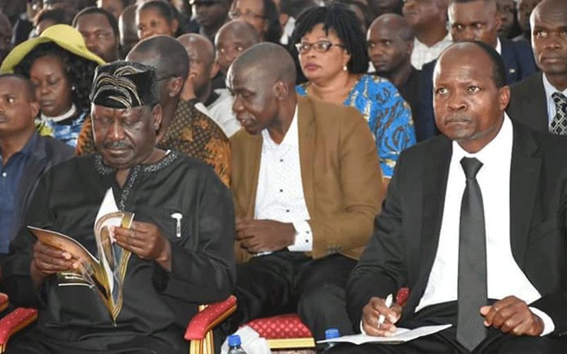Punchline_Afric's tweet photo. Migori Governor Okoth Obado has launched a campaign to dislodge ODM boss Raila Odinga as the foremost Luo political figure.  1/2

#Kenya Mombasa #BrowseBilaWaas KEMSA / Uhuru Kenyatta #CABroadcastProgrammingCode #MainaAndKingangi Kenyans / Kiambu / Governor Mutua / Machakos https://t.co/lCd2knWYuX
