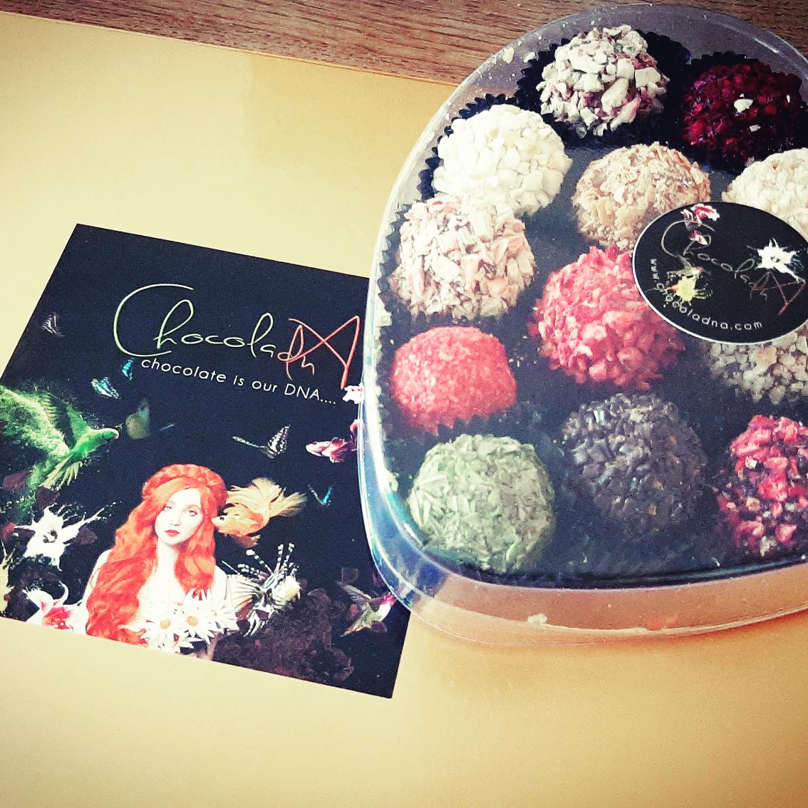 KittyMasonBOSS's tweet photo. Oh Lala, ChocolaDNA 
Magnefique👌

De crème de la crème.
Amazing smaaksensaties.
 @chocoladna 

Kitty Mason BOSS bedankt ChocolaDNA voor de levering van de meest bijzondere chocolade truffels @chocoladna of vraag na bij @kittymasonboss https://t.co/ANxlJcqL6U