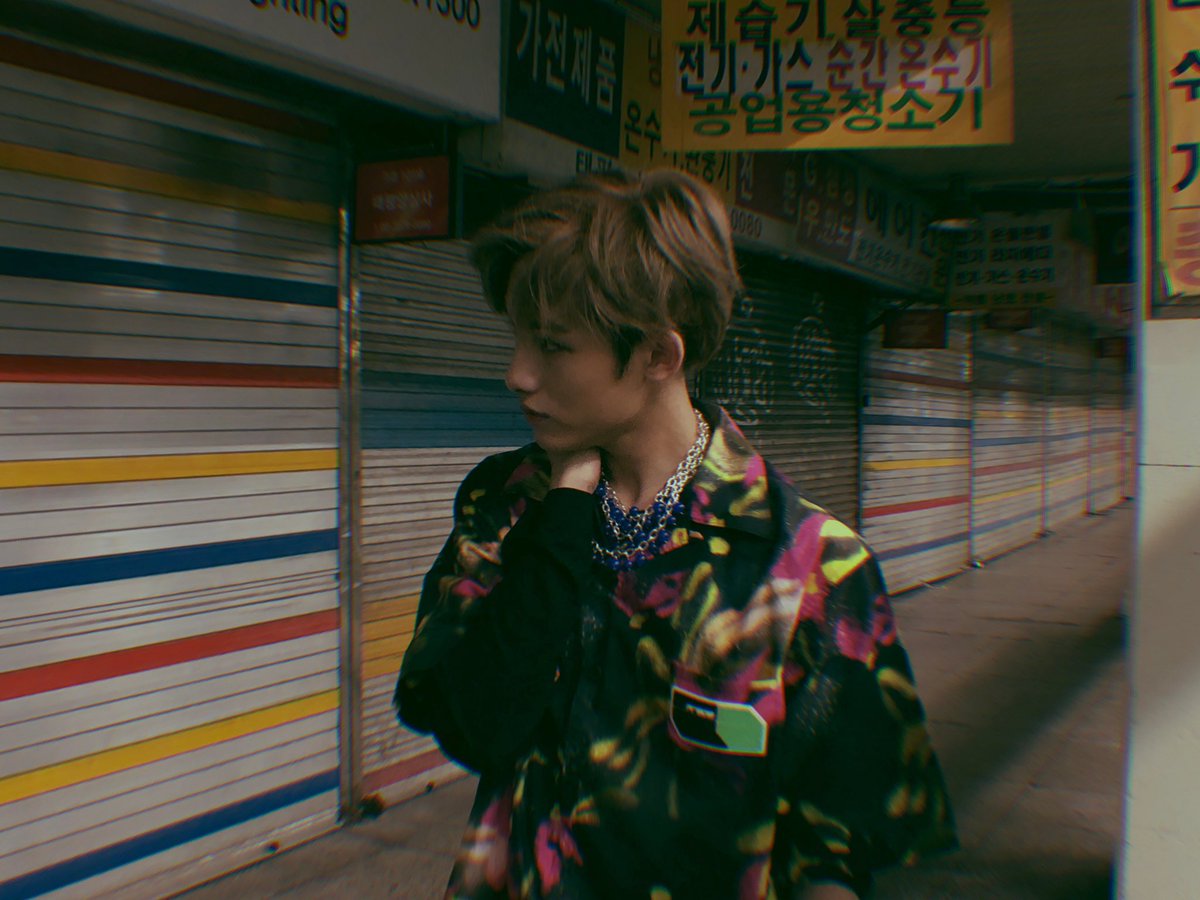 บังเอิญมั้ง ไม่รู้สิ ก็ท่าโพสปกติป่ะ