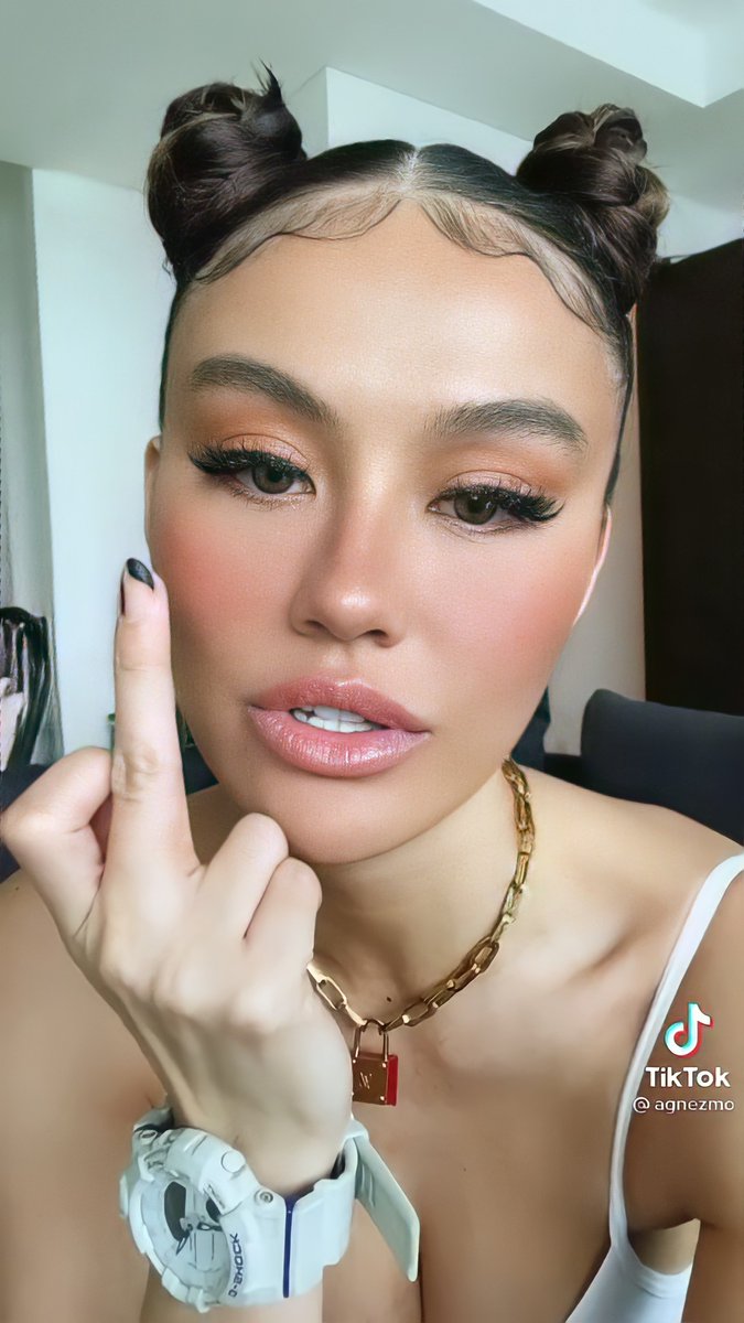 AgnezmoHugeFans's tweet photo. Fuck your love song energy. https://t.co/V7CfkkHiYn