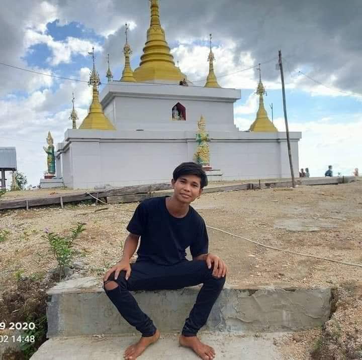 SaveMM99's tweet photo. Kyaw Min Lat who was shot by Military's Sponsored puppets on Mar27 while he was riding motorcycle in #Dawei. He died today but Junta lied that he was fell down from cycle and injured in head though all Evidences are proving their Brutalities.
#Mar30Coup https://t.co/TaTIijVNLk