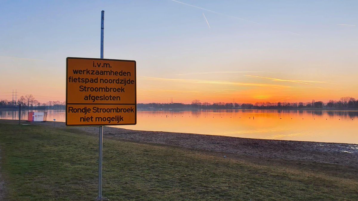 NijhuisOude's tweet photo. De omstandigheden zijn geweldig om het fietspad te voorzien van een betonverharding. #stroombroek @Leisurelands https://t.co/XekDA1TZh3