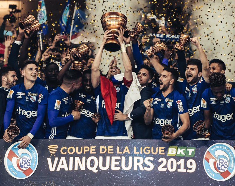 AUCOEURDURCS's tweet photo. 🎉 C'était il y a deux ans, jour pour jour, le Racing remportait sa 4ème @CoupeLigueBKT ! 😍🔥

Que c'est loin cette époque d'avoir un stade plein, en fusion... 😥💙 https://t.co/BHarwWNu6l