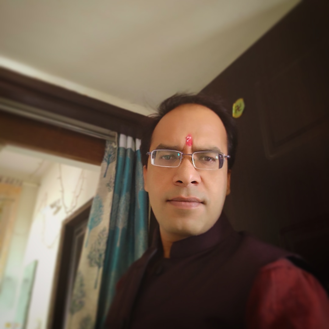 NaveenKher2020's tweet photo. अरे जी , होली से पहले तो मैं ऐसा दिखता था,और होली खेल कर आने के बाद वैसा दिखने लगा हूं,मेरी मम्मी  ने तो मुझे पहचान ही नहीं पाई थी और इसलिए मुझे घर मै ही नही आने दे रहीं थी,वो तो जब मैं थोड़ा कलर छुड़ा के आया तब entry मिली 🙄🙆🏻‍♂️🤷🏻‍♂️🤷🏻‍♂️ https://t.co/W1VFEQkc2z