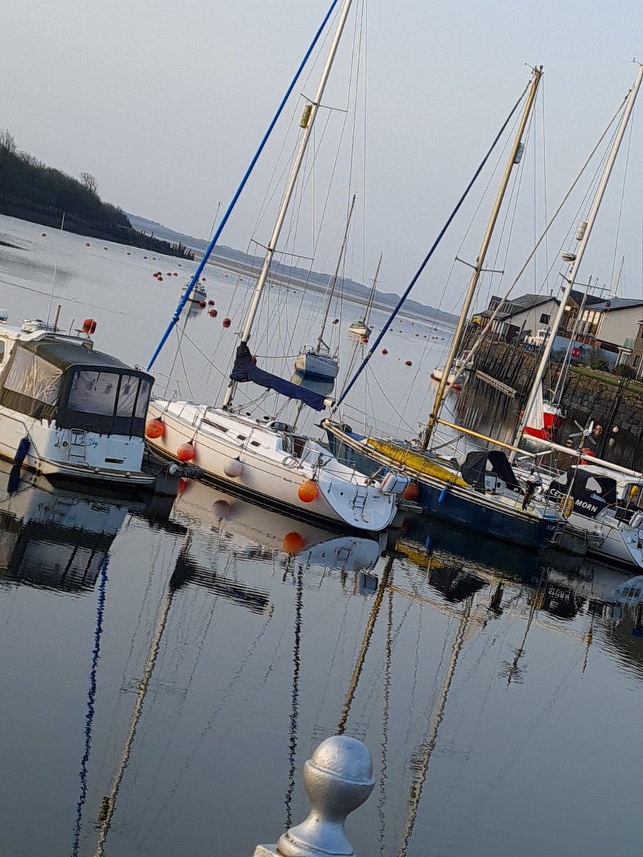 FactoryOriginal's tweet photo. #lookslike #itsgoingtobeagreatday #porthmadog #porthmadogharbour #loveporthmadog #theoriginalfactoryshopporthmadog #staysafe #beautifulday #sunshine 🌝🌞 https://t.co/ILZhjP2VVx