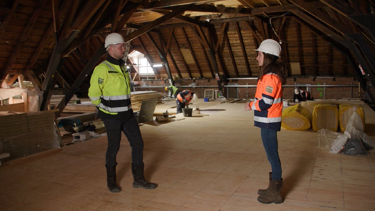 Onze vlogger Amber is te gast in #Groningen, waar VolkerWessels ondernemingen Rottinghuis, de Bonth van Hulten en HOMIJ het monumentale stadhuis volledig revitaliseren. Een uitdagende en eervolle opdracht! #ookditisvolkerwessels 
Video: bit.ly/3rvjRI1