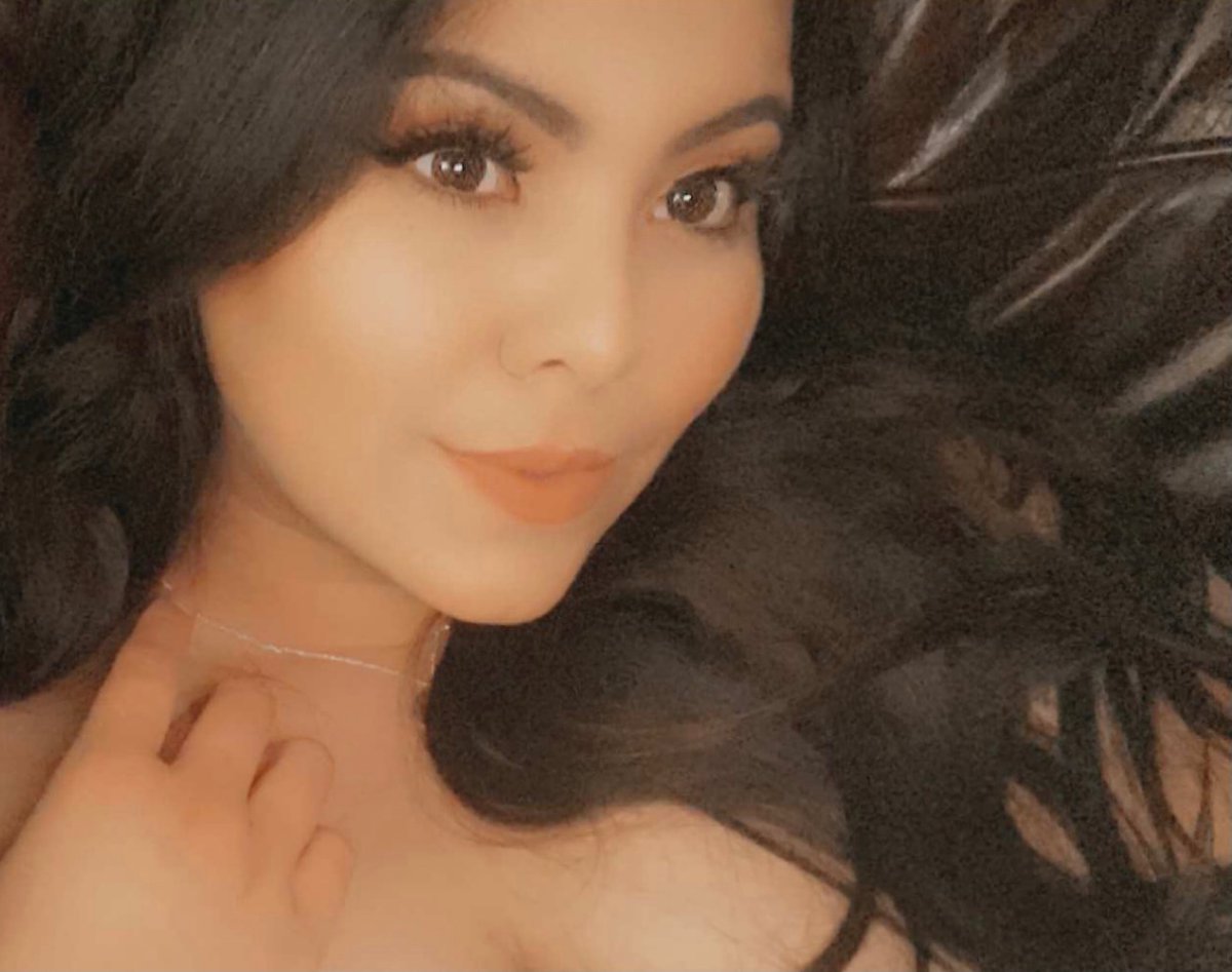 Came to change my avi and say hi to Twitter.