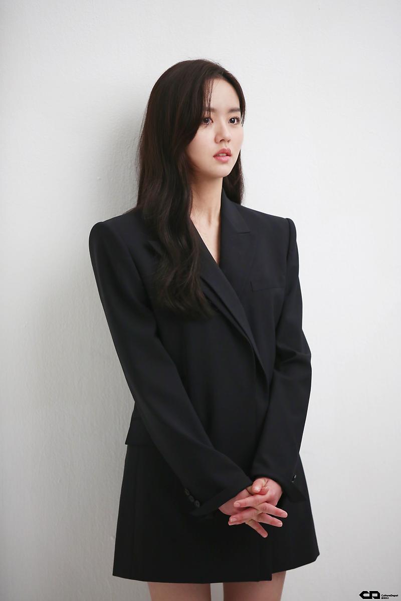 KSH_daily's tweet photo. Mohon maaf mbg Sohyun Sudah #LoveAlarm original @netflix di putar ke 198 negara 🔜 
#RiverWhenTheMoonRises Resmi di putar 190 Negara @ViuSG 
Pround Buat mu deg, terpilih lagi jadi konten HALLYU generasi selanjutnya pembawa konten HALLYU segara global, bukan ASIA aja 👏👏👏 https://t.co/dWbes5blKZ