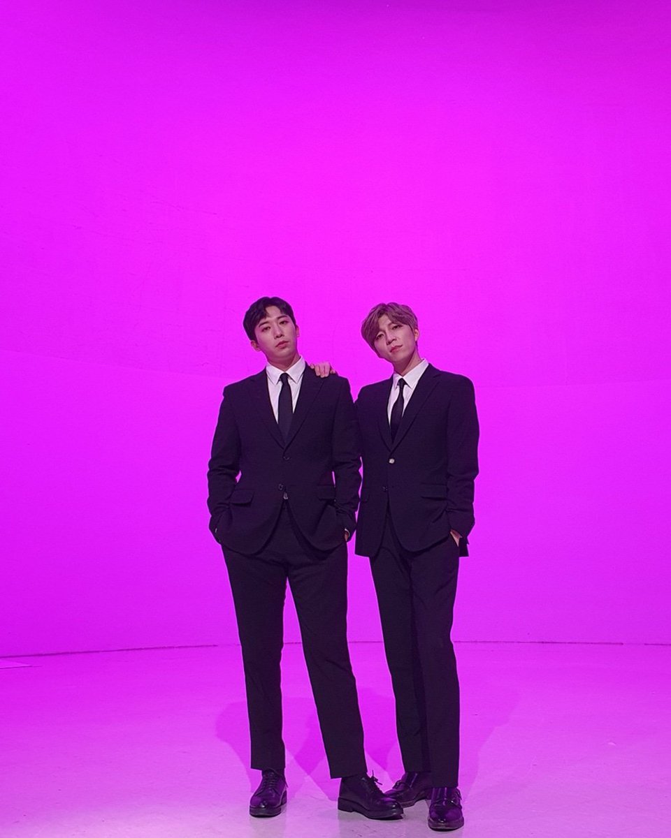 ukisskorea's tweet photo. [#유키스] 🌸 0330 🌸

#UKISS #SOOHYUN #HOON 
#수현 #훈 #0330 https://t.co/rlXFeczunf