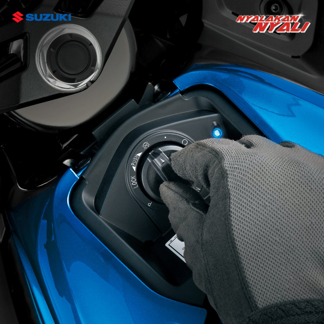 SuzukiMotorID's tweet photo. Keyless Ignition System pada GSX-R 150 didesain untuk memudahkan BradSis yang super dinamis agar praktis dalam menyalakan motor.

Apa fitur favoritmu pada GSX-R 150, BradSis?

#Suzuki #SuzukiIndonesia #NyalakanNyali #AutoAwesome #GSXR150 https://t.co/5lhFxEOUxh
