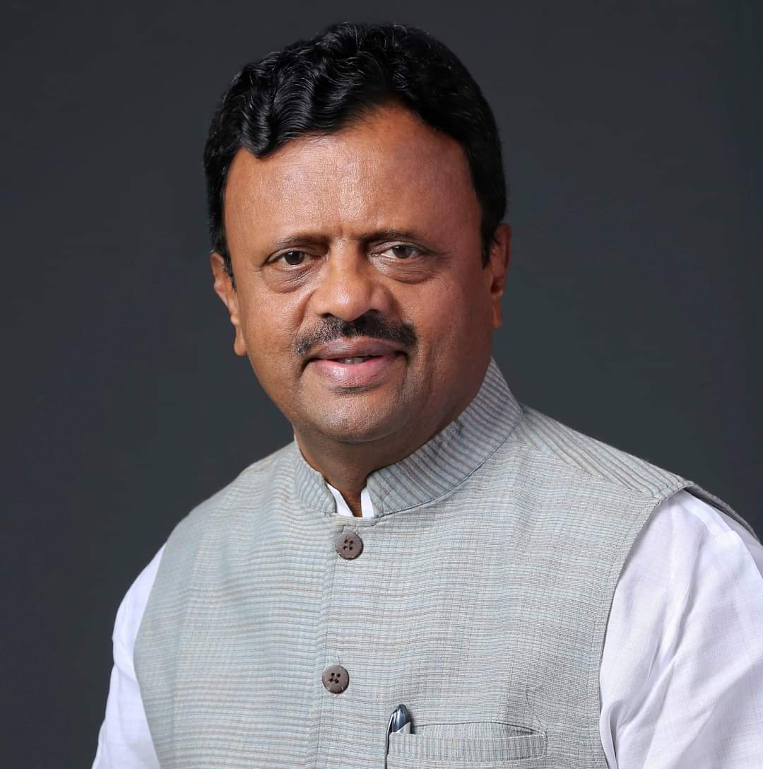 राज्याचे अन्न व औषध प्रशासन मंत्री आणि बुलडाणा जिल्ह्याचे पालकमंत्री डॉ. राजेंद्र शिंगणे जी आपणास वाढदिवसाच्या मनःपूर्वक शुभेच्छा! आपल्याला उत्तम व दीर्घायुरारोग्य लाभो, हीच सदिच्छा..!
<a href="/DrShingnespeaks/">Dr.Rajendra Shingne</a>