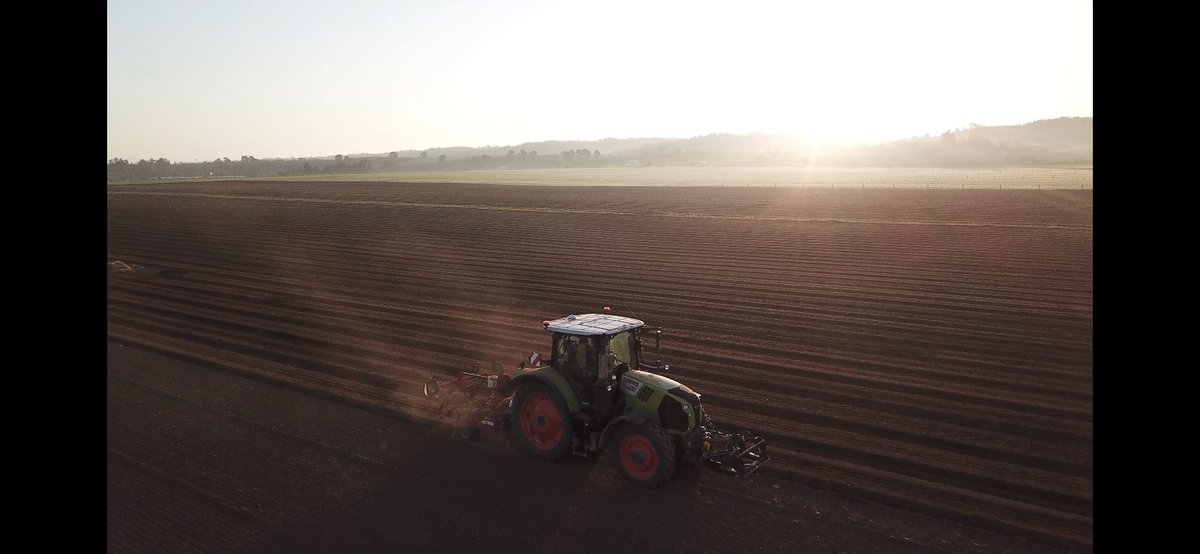MeoAntoine's tweet photo. Day in office😜🚜👨‍🌾🌾🍀🌞@Agridemain @Fragritwittos @agrisem @CLAASFrance @FranceAgricole @Journal_Entraid @chezmoiprod https://t.co/6ALPBcpFr1
