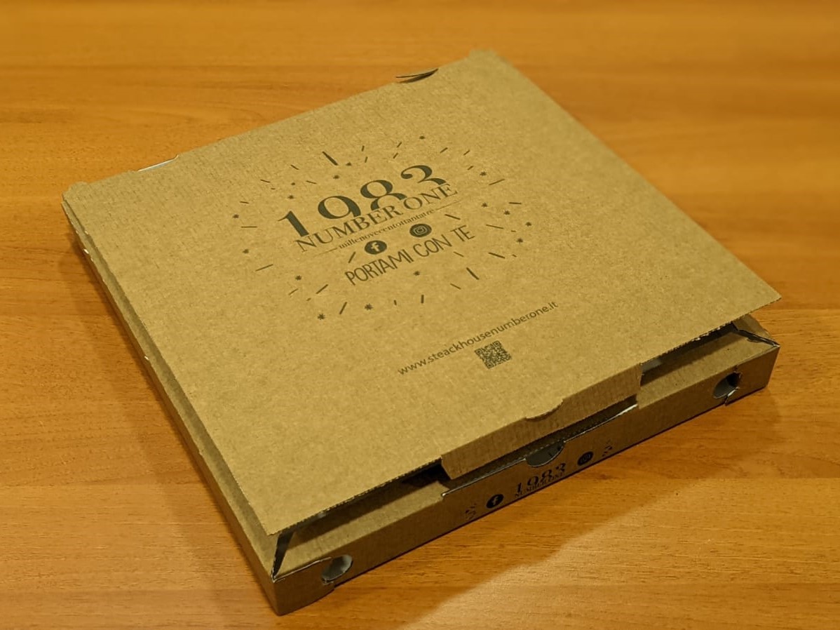vipacsrl's tweet photo. Anche Number One ha scelto di personalizzare i box pizza con Vi.Pac! 🔺🔵🔶

E tu? Acquista e personalizza i box pizza e tanti altri articoli:
🌐 https://t.co/nW0yrbBrP6

#numberone #vipac #boxpizza #pizza #ristorante #pizzeria #steakhouse #packaging #personalizzato https://t.co/G8JT0MvQUV
