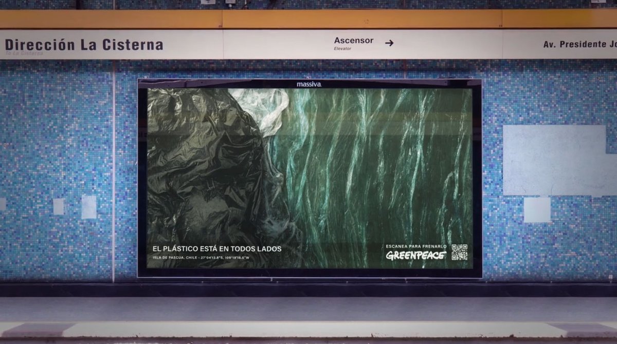 Tanemestudio's tweet photo. #Greenpeace crea una campaña realizando imágenes con plásticos para denunciar la contaminación en la naturaleza. Impresionante reproducción de paisajes con plásticos y fotografía.
https://t.co/As8Tfc65F2 https://t.co/2IHmTLoRO5