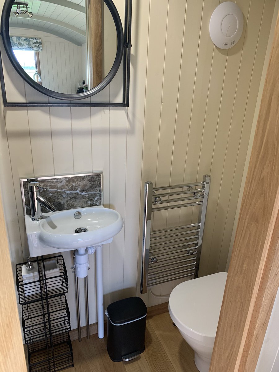 N_ShepherdsHuts's tweet photo. We have a fully functioning en-suite with mains water. 
This really does add the glam to glamping ! 

Book yourself that staycation we all deserve. 

https://t.co/k9lPyRxS0W

#ukholidays #ukstaycation2021 #staycation2021 #travelblogger #traveladdict #glampinguk #glampingbusiness https://t.co/WvmGsSV85m