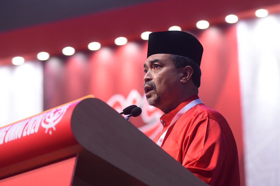 dsjamilkhir's tweet photo. Kali terakhir saya berada di atas pentas PAU sebagai pembahas kira-kira 12 tahun lalu, ketika itu saya menjawat jawatan Senator di dalam usul agama. Kelamarin saya diberi tanggungjawab sebagai pembahas mewakili Perhubungan UMNO Negeri Kedah https://t.co/qTyjXF42dN