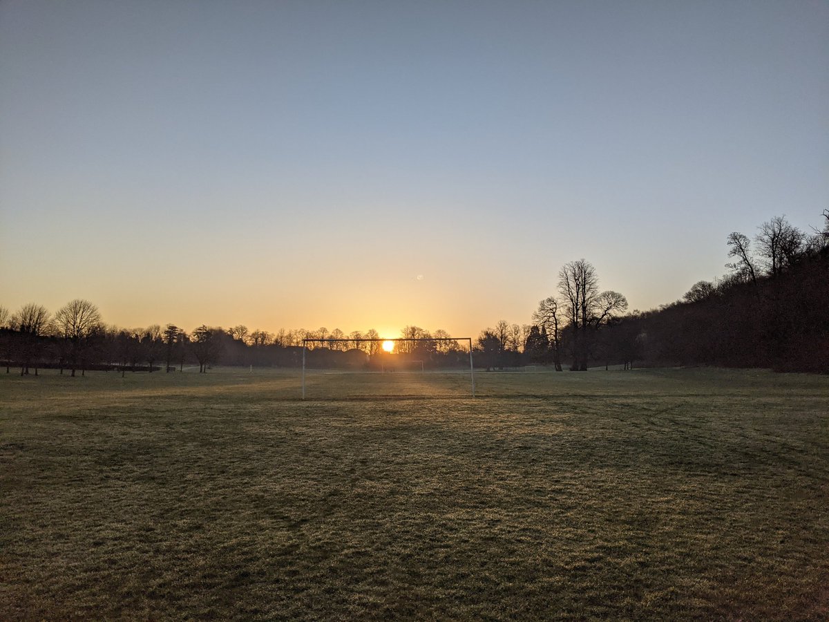 Great place to be to see the sun come up though! #priorypark #Reigate #nofilter #goodmorning