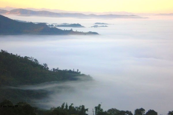 explorelaos tweet media