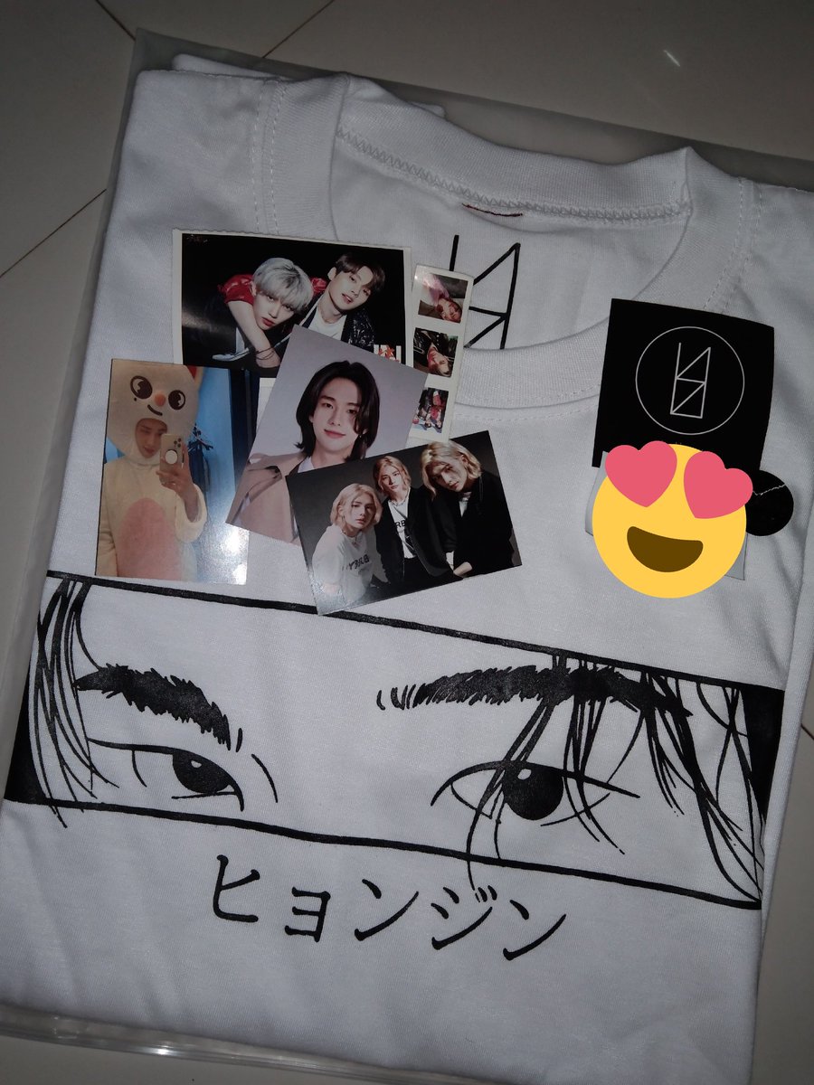 hyunleehl's tweet photo. my hyunjin t-shirt came home aaaa it looks so pretty!! thank you for making this ate lau! can't wait to wear it po ♡ @hellauv @lauvanter #hellauvfeedbacks https://t.co/EBp2gMfUf5