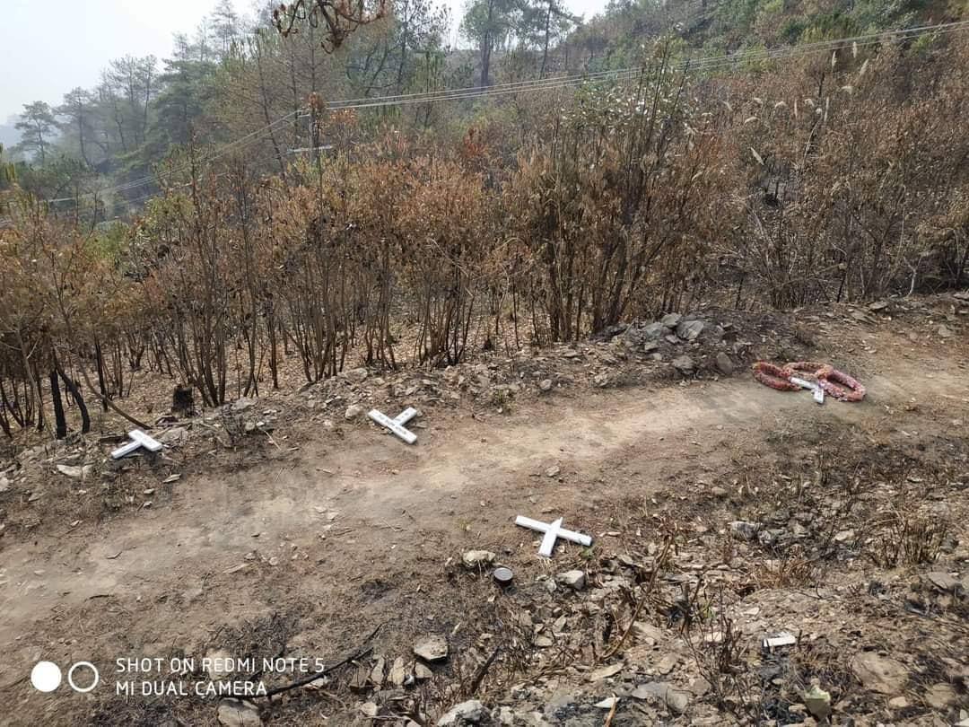 HunnieTreasure's tweet photo. Military junta terrorists destroyed some of the Tombs in the city cemetery of Falam, Chin Statse. This is totally an unacceptable act.
Source:@media_chin
ABOMINABLE CRUELTY 
#Mar30Coup
#WhatsHappeningInMyanmar
@DrSasa22222 @RapporteurUn @KenRoth https://t.co/0ya7sLlPcC