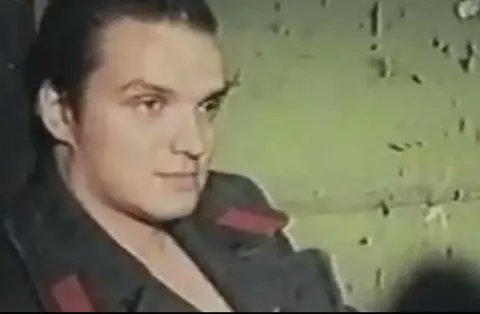 StirlitzMuller's tweet photo. @softGRLnohornu Согласен, а то уже весь в говне. https://t.co/FOAvdRkjyk