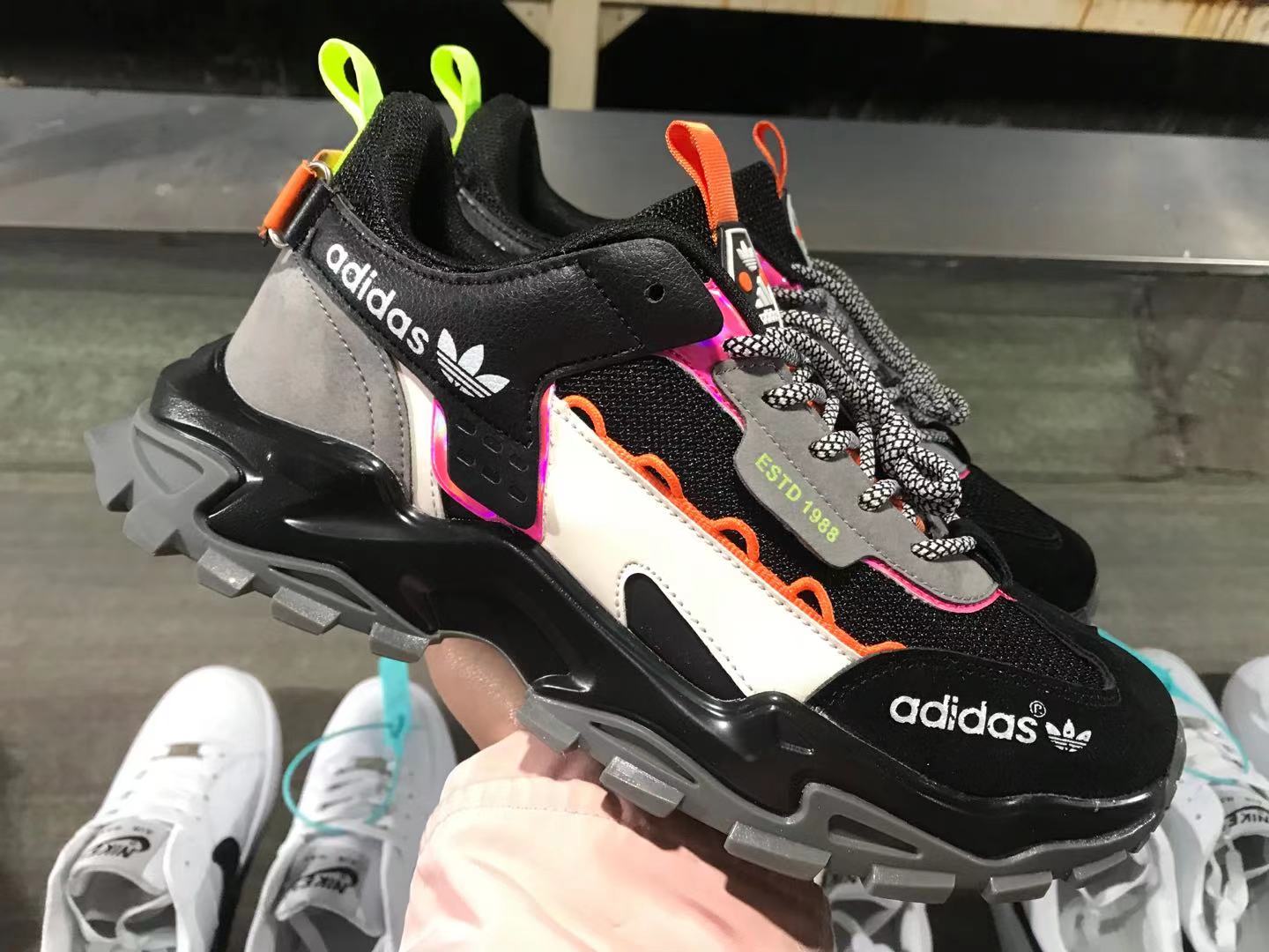 Adidas us twitter shop black