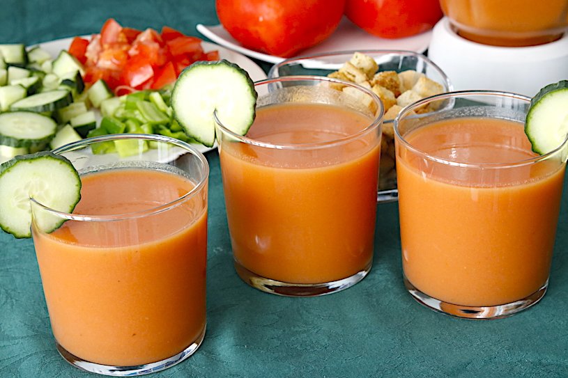PostureoAb's tweet photo. Hoy vamos a aprender la diferencia entre gazpacho y gazpachos (que veo que muchos aún no la tienen muy clara)

Gazpacho // GazpachoS https://t.co/KRGTrwwEbC