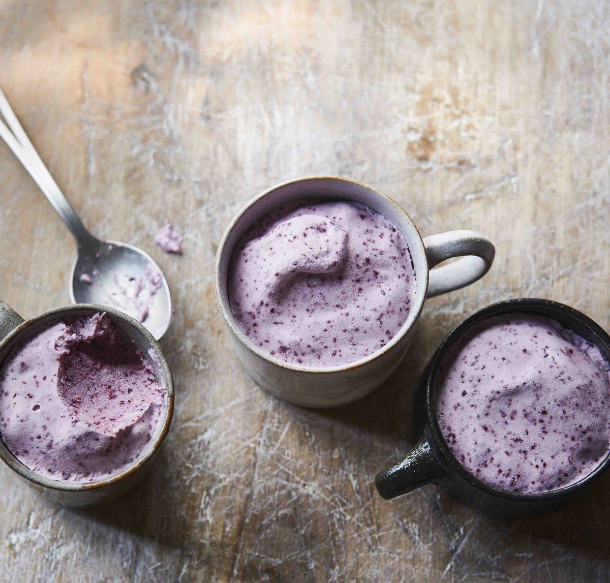 Here's a great recipe from our latest book 'The 30 Minute Diabetes Cookbook' published by Kyle Books <a href="/Octopus_Books/">Octopus Publishing</a> . It's a quick and easy Ice-cream... just right for sunny days. See the recipe here:- lowcarbtogether.com/recipe/blueber…