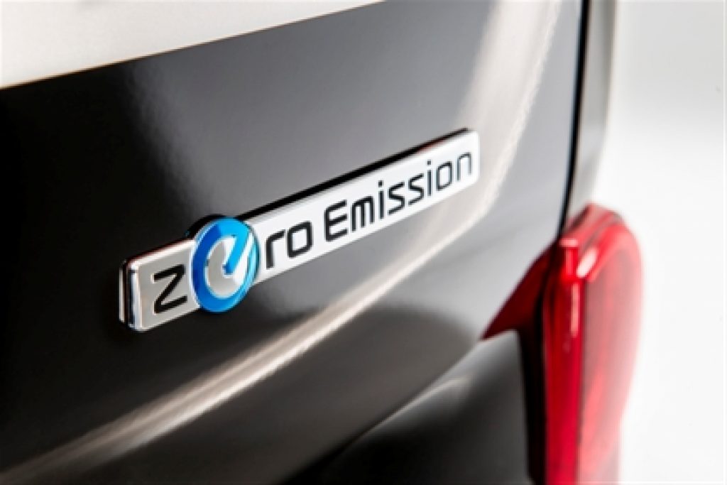 UK Government slashes new electric car grants from £3,000 to £2,500 from 18th March. Also drastically cutting the number of cars it is available for by putting a £35,000 headroom on the price. ow.ly/Ffl750Ec3lD