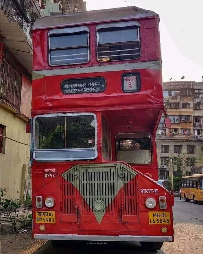ShamKakade's tweet photo. या गाड्या स्क्रॅप करण्याऐवजी दवाखान्यात रुग्णाबरोबर आलेल्यांना निवारा म्हणून करण्यात यावा...
किंवा फिरते वाचनालय म्हणून तरी...
यावर आपले मत काय..?
@mybmc @AUThackeray https://t.co/Hh516d3tqA
