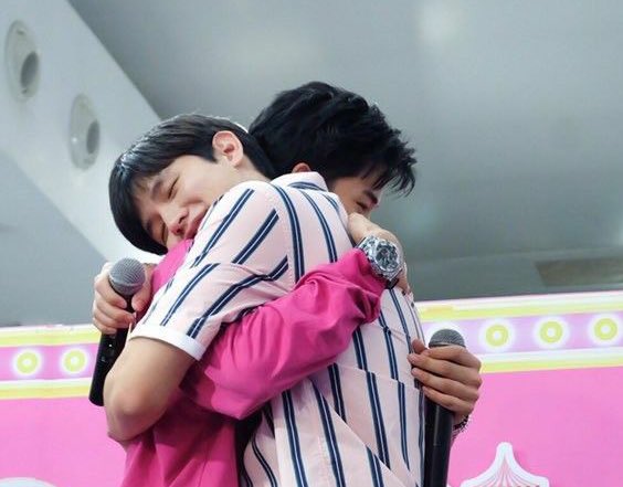 taynewtaehin tweet picture