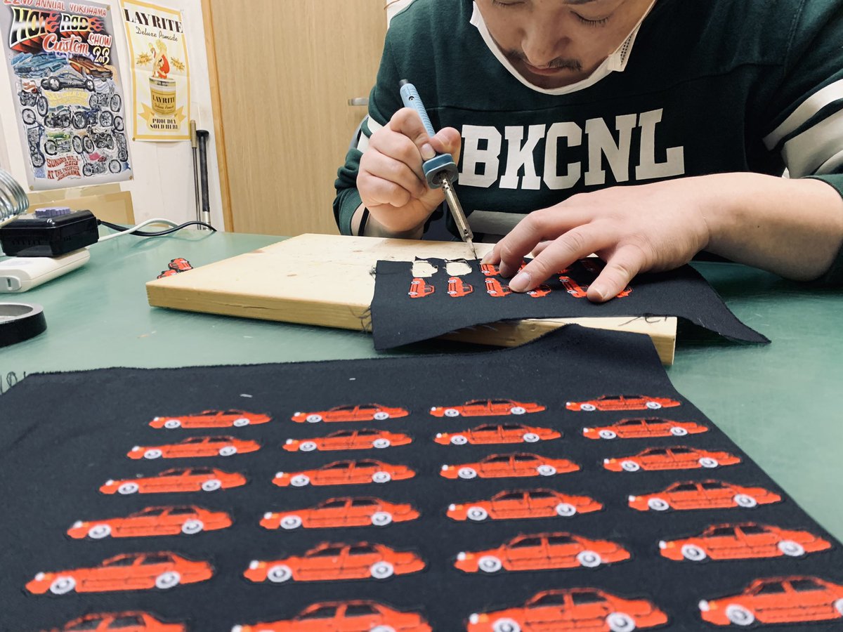 kmtk8891's tweet photo. 本日も張り切って製作しており〼
パッチ製作とシートカット編
のnew staff
#DEEPLAID
#DEEPLAIDWORKS https://t.co/qUEUWnL4Bw