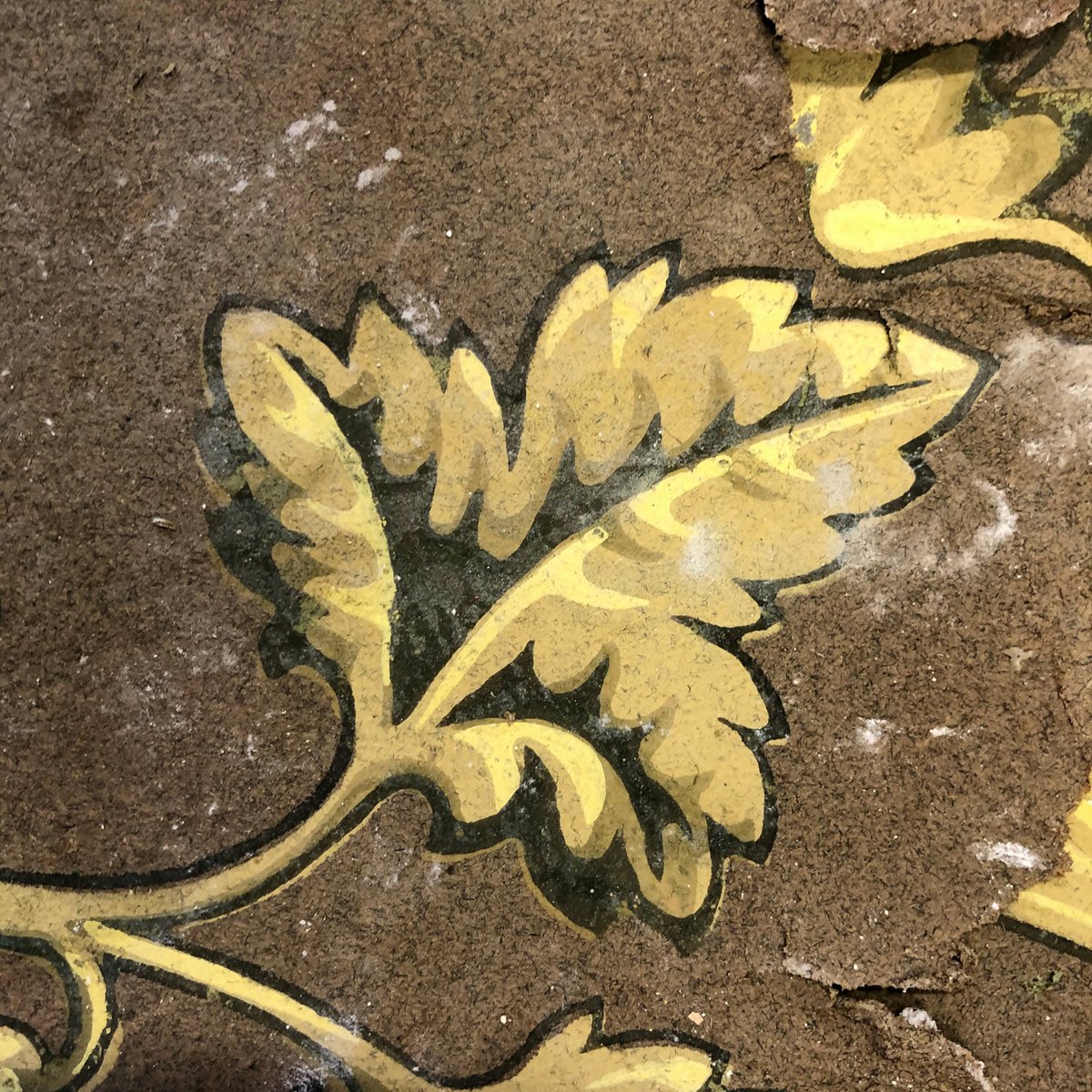 atelierdoffard's tweet photo. Découverte d'un papier peint à la planche ancien pour un projet de reconstitution !! à suivre..

▶️ N'hésitez pas à nous contacter si vous souhaitez réaliser un projet dans nos ateliers et collaborer avec nous. 

#atelierdoffard #offard #wallart #artisanal #wallpaper #papierpeint https://t.co/TrP6tCGoJa
