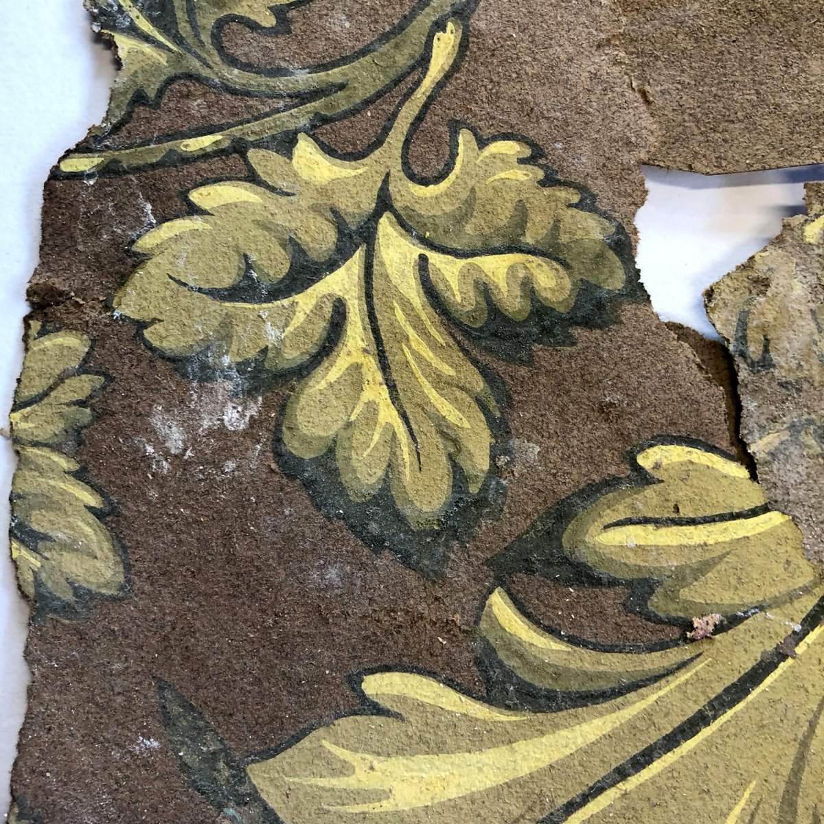 atelierdoffard's tweet photo. Découverte d'un papier peint à la planche ancien pour un projet de reconstitution !! à suivre..

▶️ N'hésitez pas à nous contacter si vous souhaitez réaliser un projet dans nos ateliers et collaborer avec nous. 

#atelierdoffard #offard #wallart #artisanal #wallpaper #papierpeint https://t.co/TrP6tCGoJa
