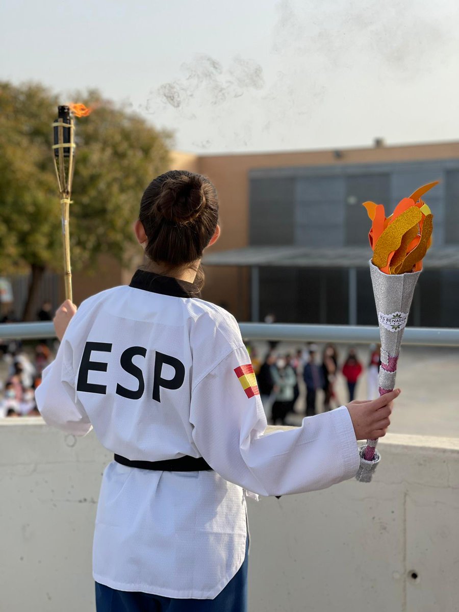 iesbensostenib1's tweet photo. Comencem la celebració del dia de l'esport! Dos dies d'esport en "vena"!
@FTA_CV https://t.co/bSSrFcPf4R