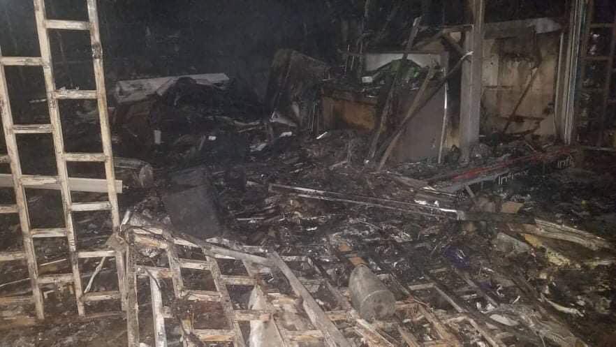 TiemtoreFarida's tweet photo. #Burkina

Selon @radiosomega, un incendie s’est déclaré, lundi nuit à l’alimentation « La Surface » située sur l’avenue Charles de Gaulle. La surface c’était une référence. Ma compassion aux propriétaires et à tout le personnel qui y travaillaient. 

Force à nos ENTREPRENEURS 🙏🏿 https://t.co/29nQwA22V8