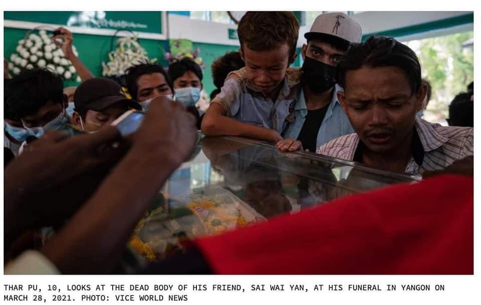 KhinThanNweSoe1's tweet photo. @DrSasa22222 @CrphMyanmar Two friends were playing together &amp; ran together when terrorist militants came. But, Sai Wai Yan got shot to head &amp; fell down though Thar Pu got away. He said "we will meet in next life". Look at his last look to his friend. #WhatsHappeningInMyanmar https://t.co/S3AxmynfF6