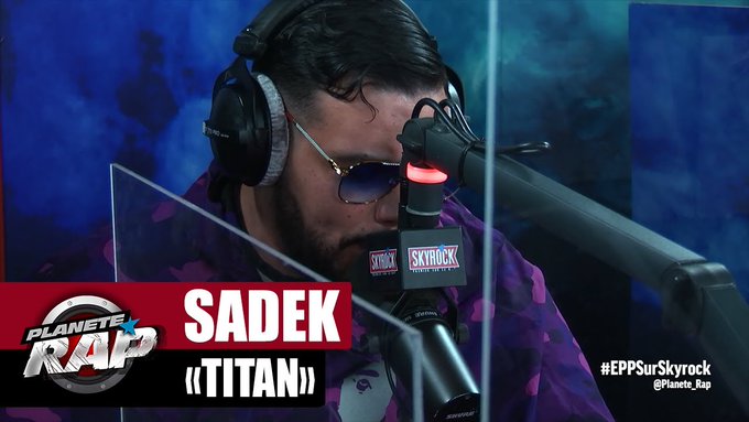 SkyrockFM's tweet photo. 🚨 Hier soir @Sadekniuum un des pilier important dans la conception de la B.O d' #EnPassantPécho a lâché en EXCLU #Titan dans @Planete_Rap !! 🔥
🎥 https://t.co/fy6gxUv9OO
Et RDV à 20H pour la suite de la semaine @Planete_Rap de la BO d' #EnPassantPecho !! 💥#EPPSurSkyrock https://t.co/larVAicc4E
