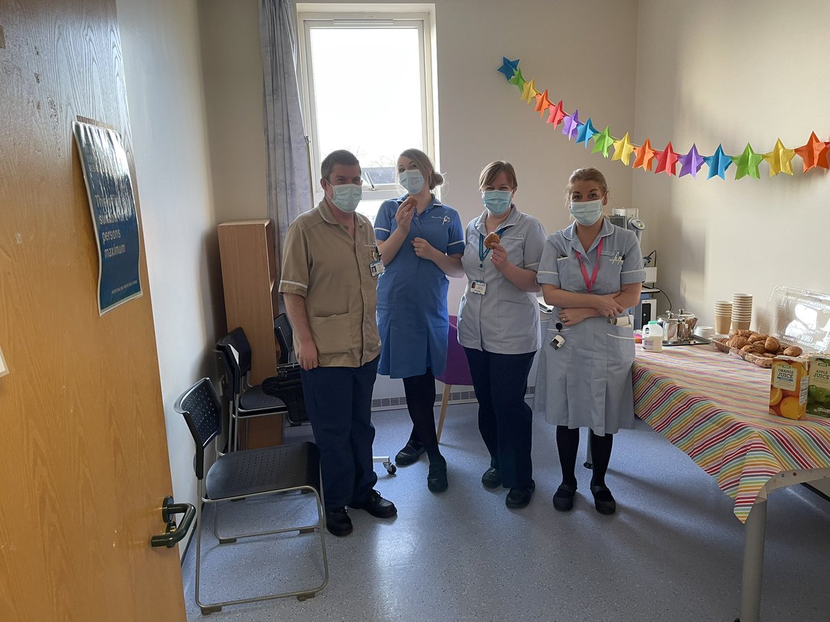 mrs_p83's tweet photo. Day 2 reflect &amp; refocus on ward 6 at Trafford. Handover breakfast again this time pastry’s #Wellbeing https://t.co/fGFy7TbUNa