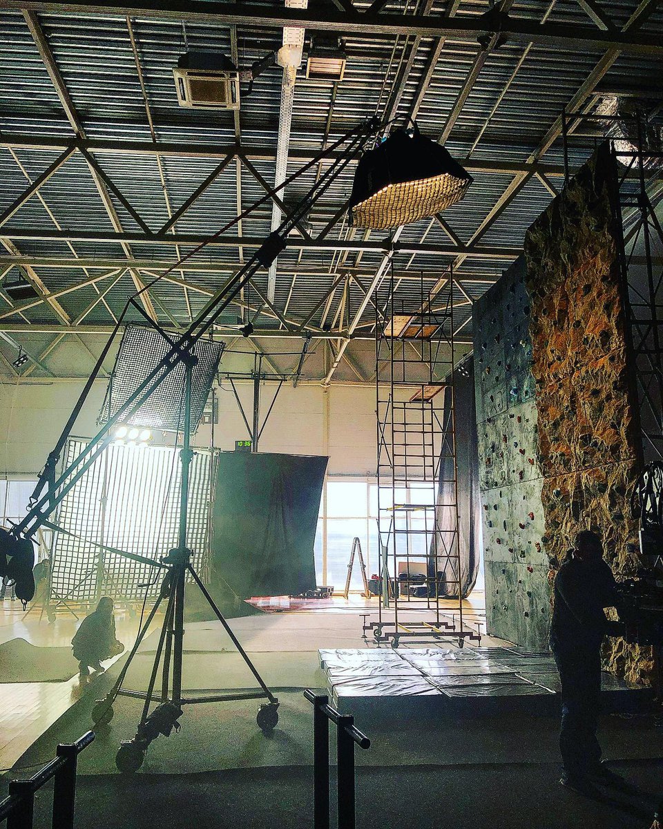 DoPchoice's tweet photo. Gridlicious!
DoPchoice Butterfly Grids and SNAPGRIDS on set with @sintsov_m ...and a SNAPBAG Octa too
#tvtok #arri #skypanel #alexa #dopchoice #gaffer #astera #lightingtech #grip#onset #snapgrid #eggcrates #dopsnapbag #dopsnapgrid #setlighting #makingmovies #setlife https://t.co/o9w6zb2zyO