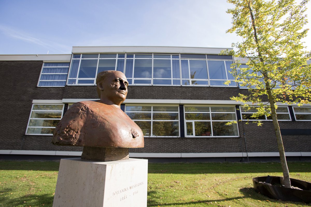 _Westerdijk_'s tweet photo. Hoe kan het dat Professor Johanna Westerdijk nog steeds geen eigen Westerdijklaan heeft in de gemeente Baarn!! https://t.co/6CfAkSTAys

@GemeenteBaarn #stichtingvriendenvanhetcantonspark
#geefjohannahaarstraat #baarn #johannawesterdijk #westerdijk https://t.co/fWLoc0nFEt
